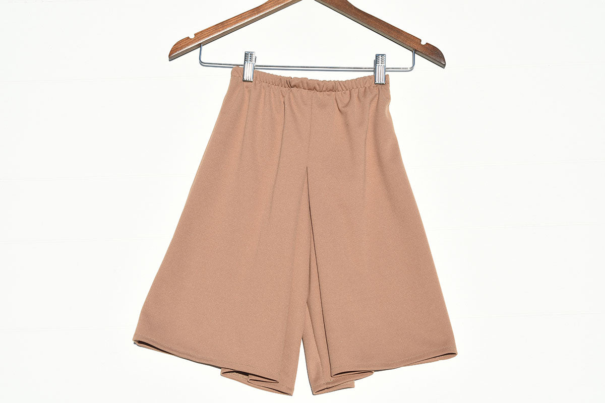 Plus | Box Pleat Center (Winter Solids)